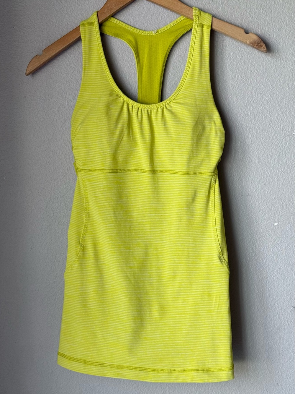 Lululemon Turbo Tank Tonka Stripe Split Pea Women’s Size 4 Racerback Shelf Bra